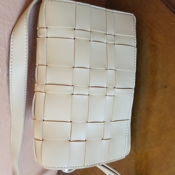 Topshop Mixed Weave Crossbody Bag - Picture 3 of 10